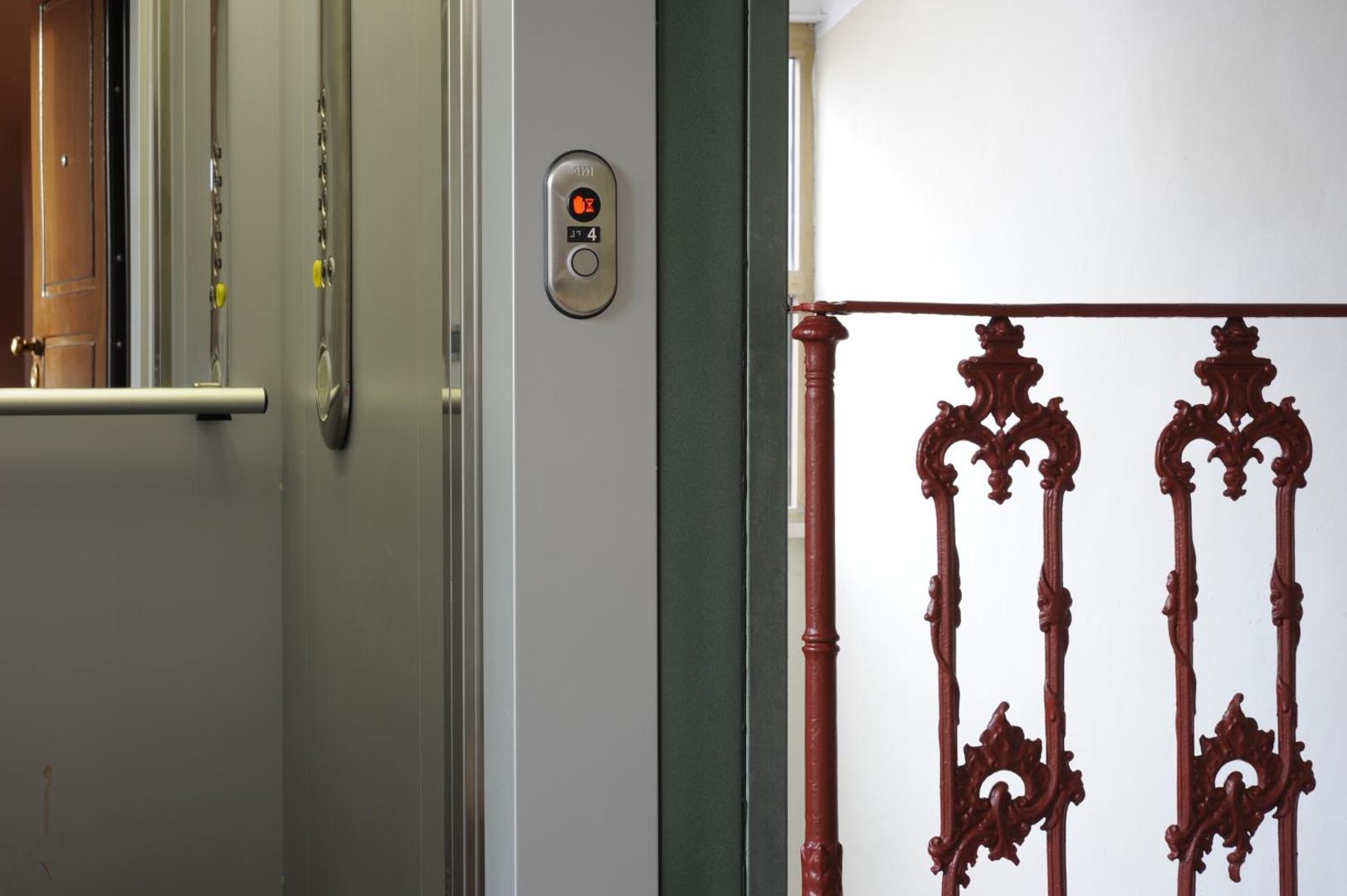 Piazza Azuni 18 Guest House