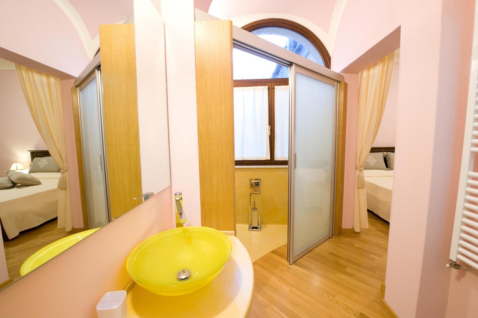 Piazza Azuni 18 Guest House