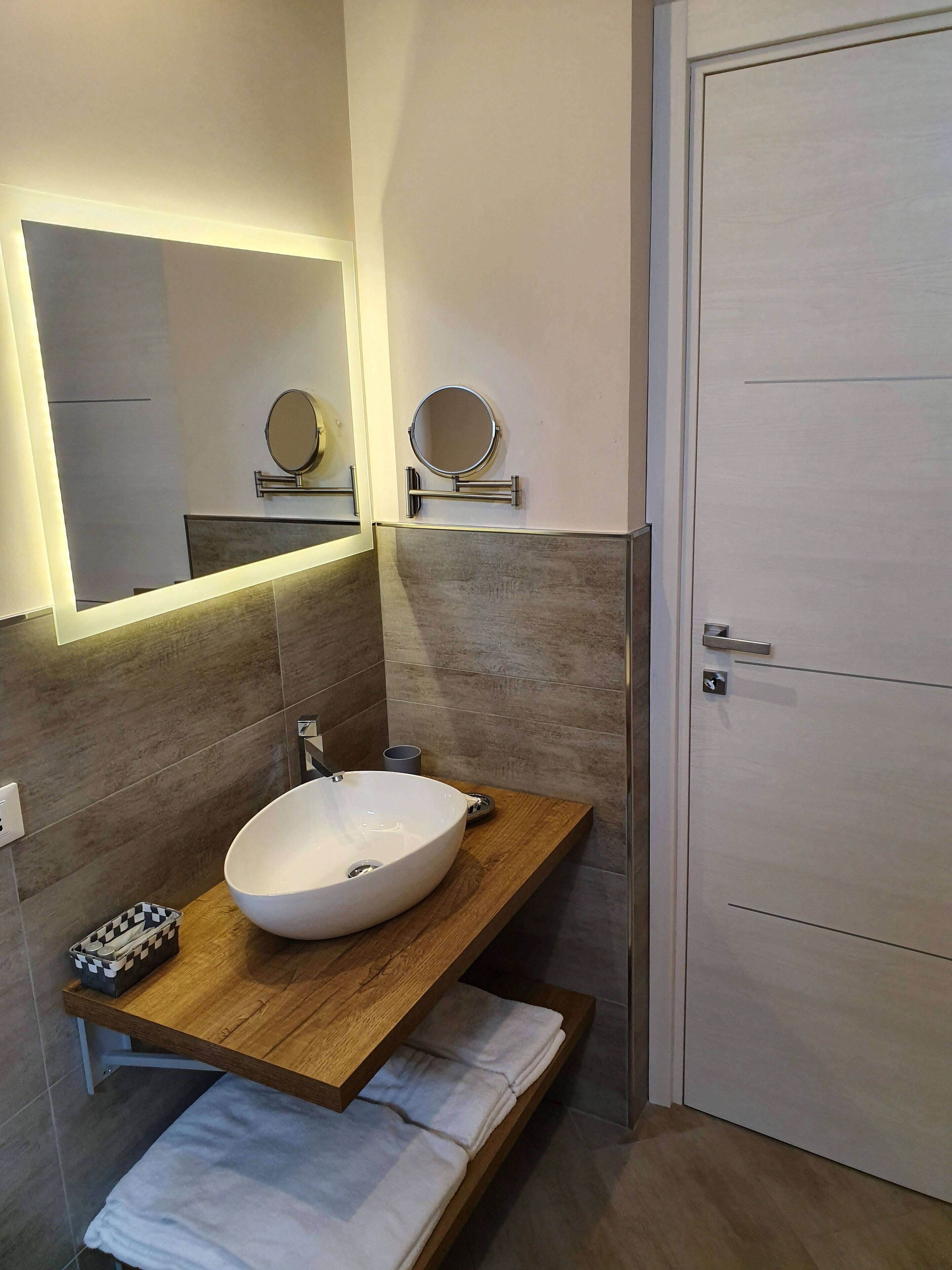 B&b Bcens La Citta Delle 100 Sculture