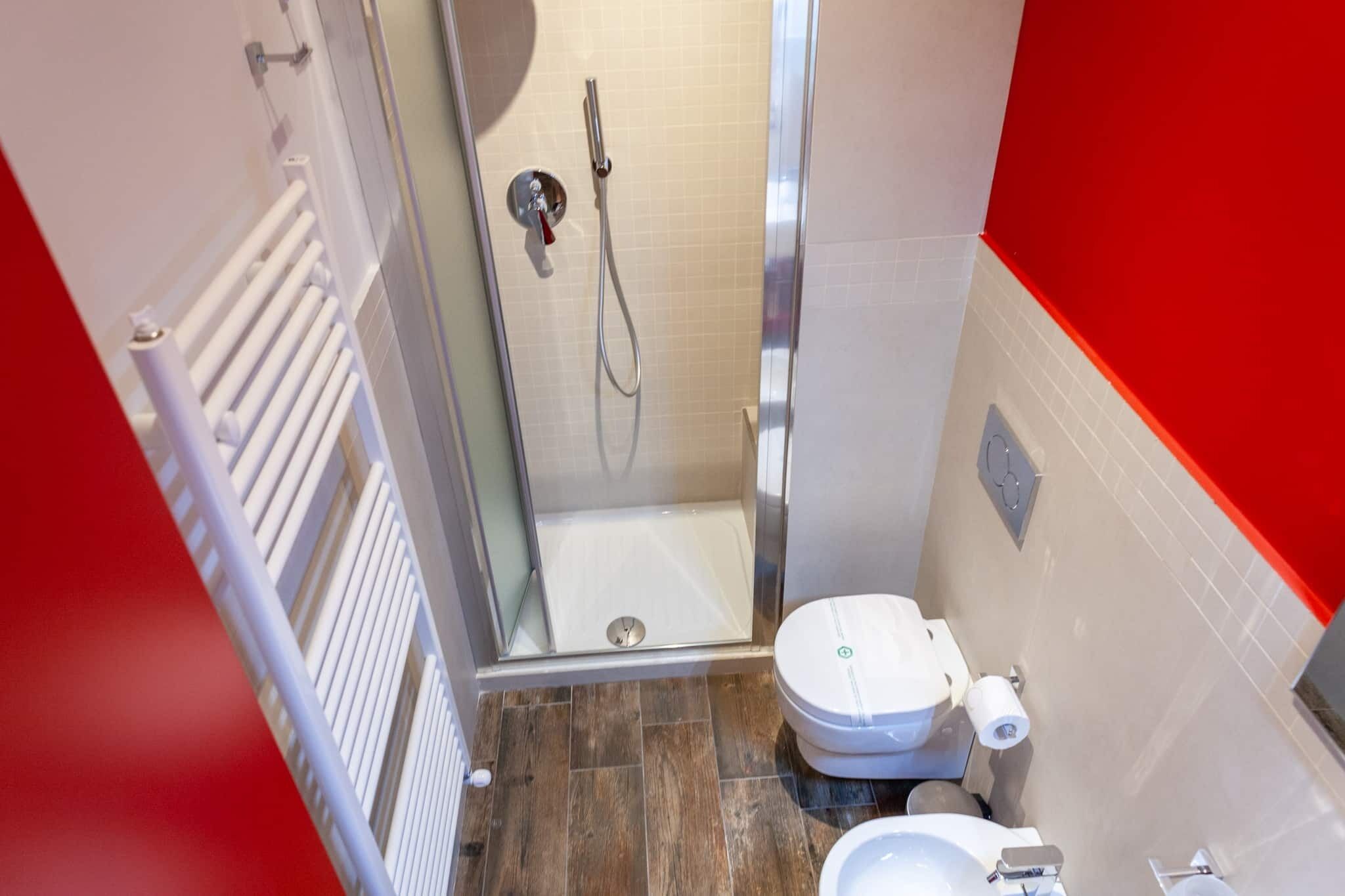 Five Rooms Brolo