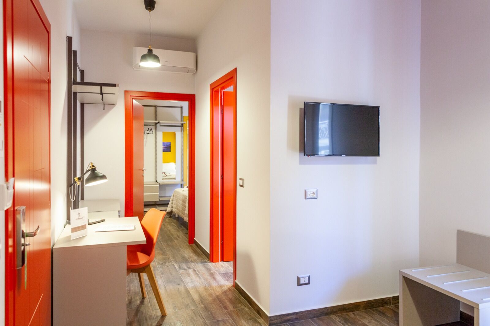 Five Rooms Brolo