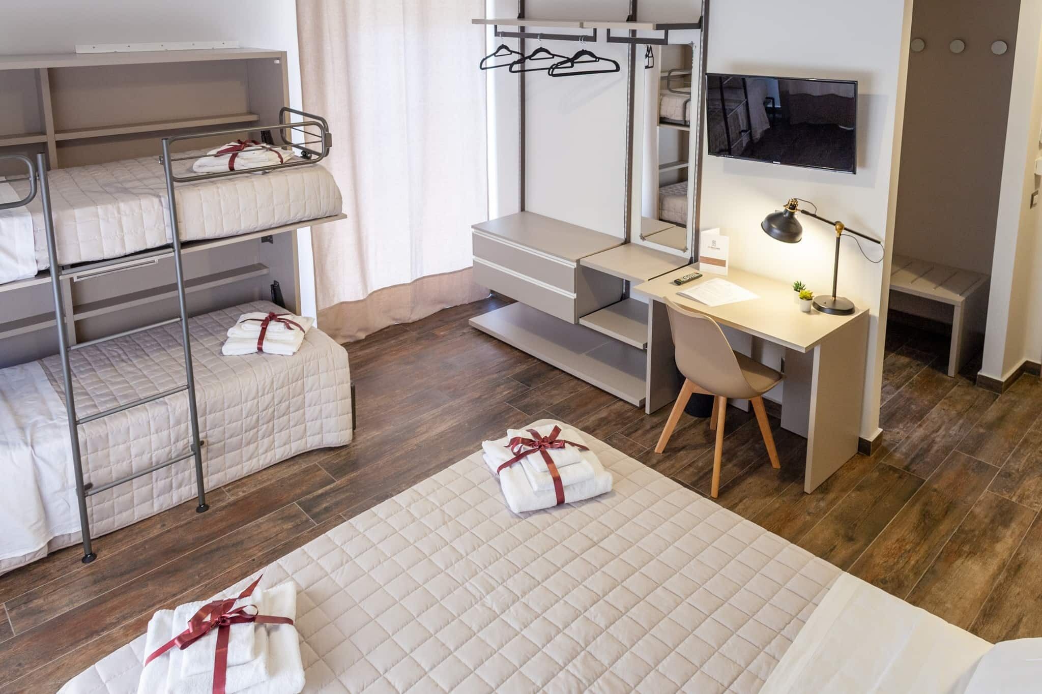 Five Rooms Brolo