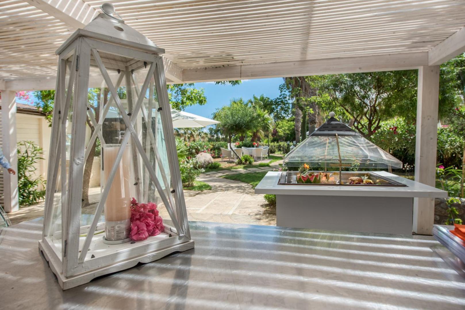 Acacia Resort