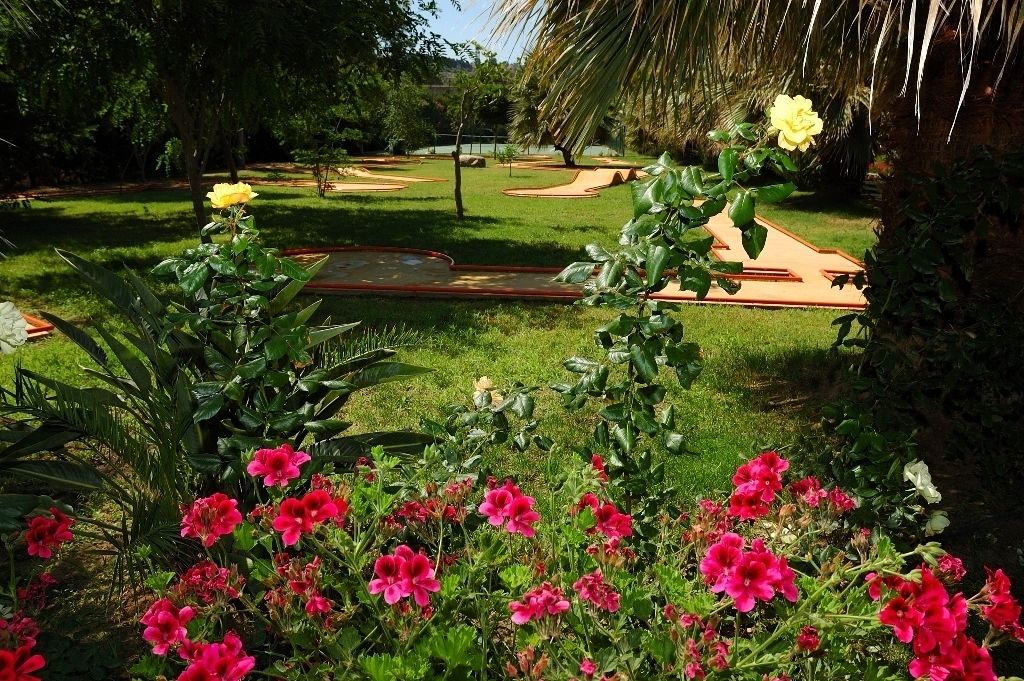 Acacia Resort