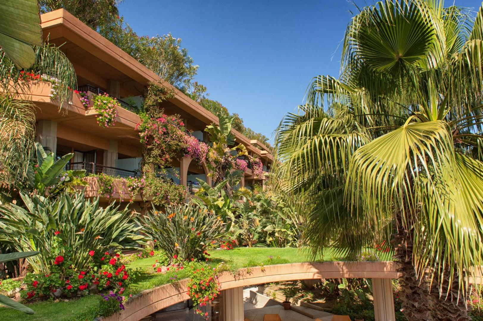 Acacia Resort