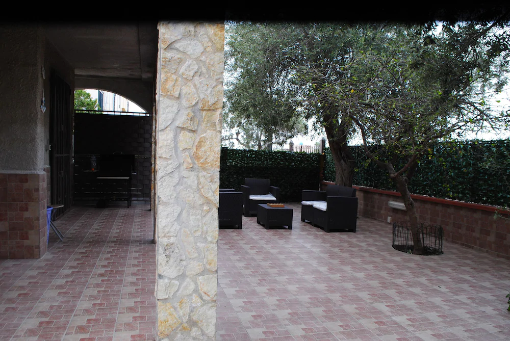 Doris Villa D'amare