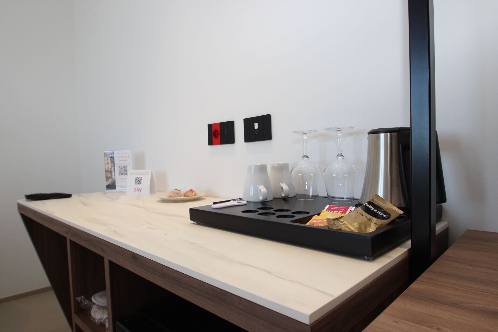B&B Le Suites Di Costanza