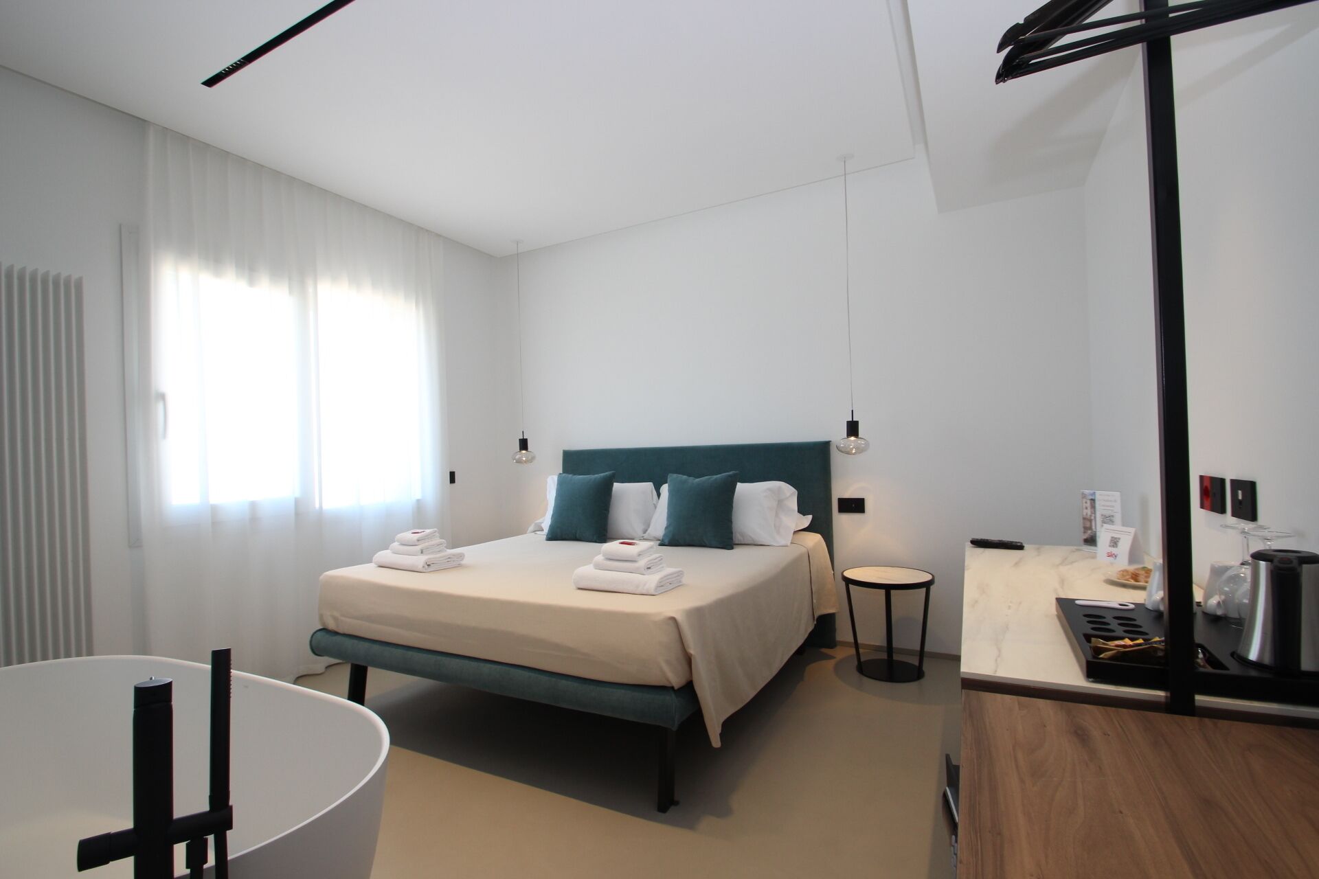 B&B Le Suites Di Costanza