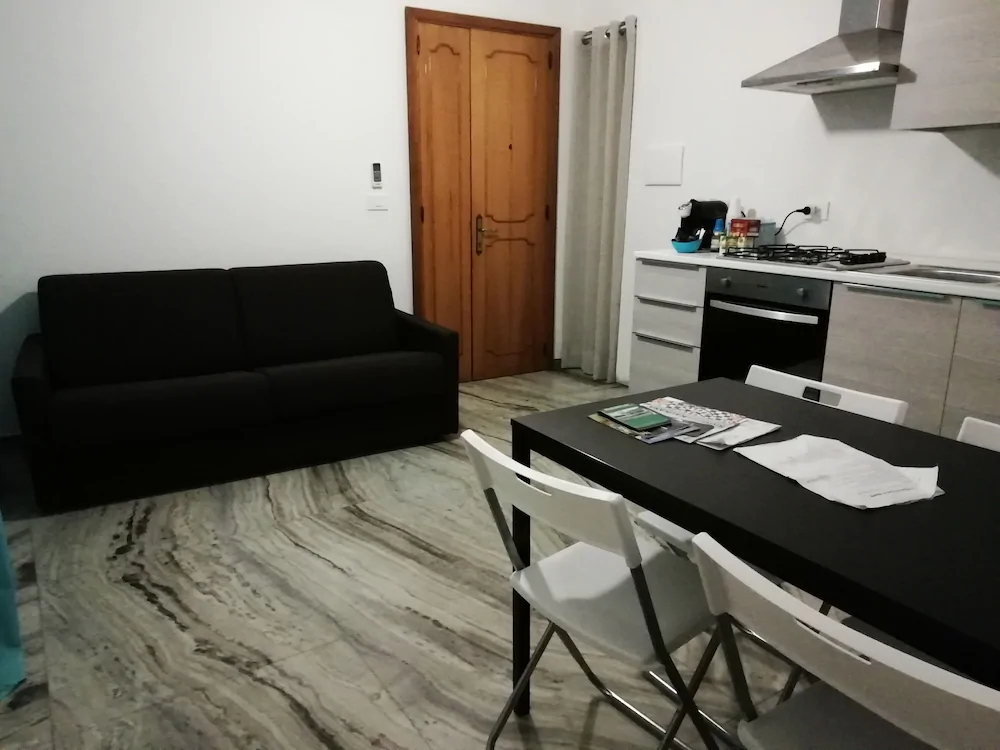 Thomas's Home
