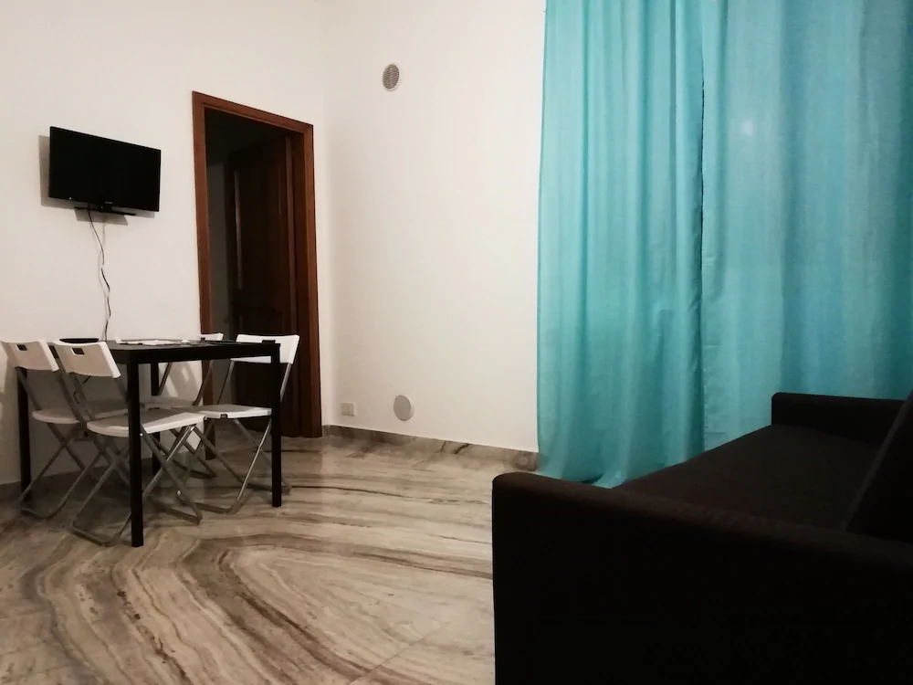Thomas's Home