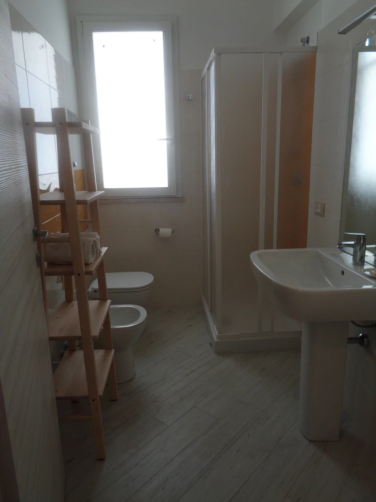 Eryx Apartments