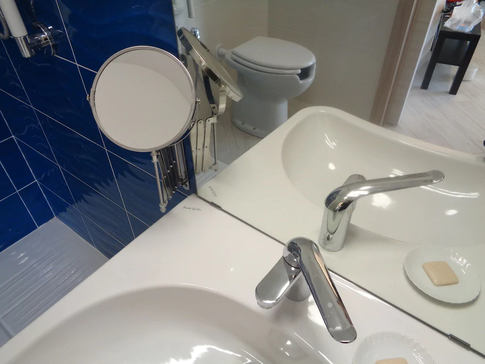 Eryx Apartments