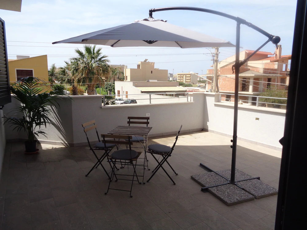 Eryx Apartments