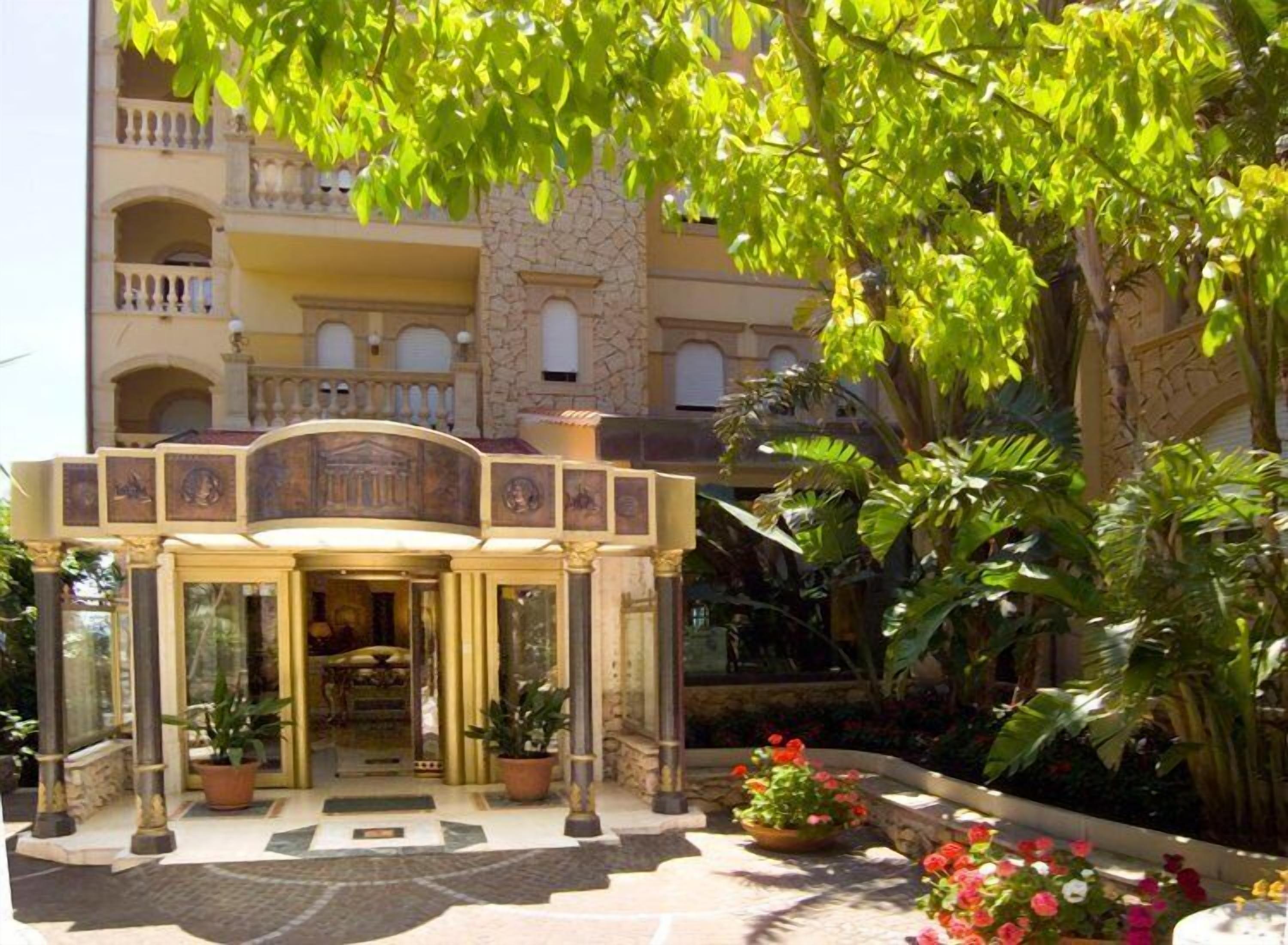 Hellenia Hotel