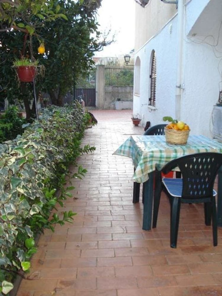Roseto Apartments