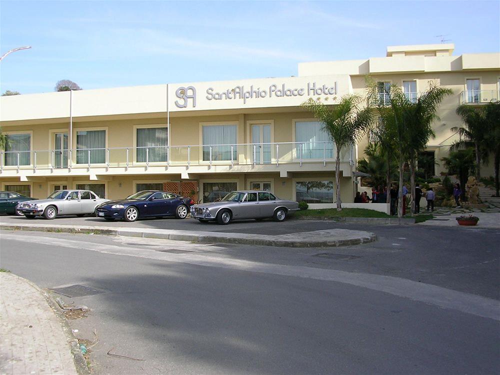Sant Alphio Palace