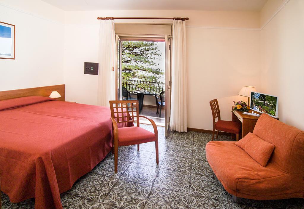 Hotel Chrismare