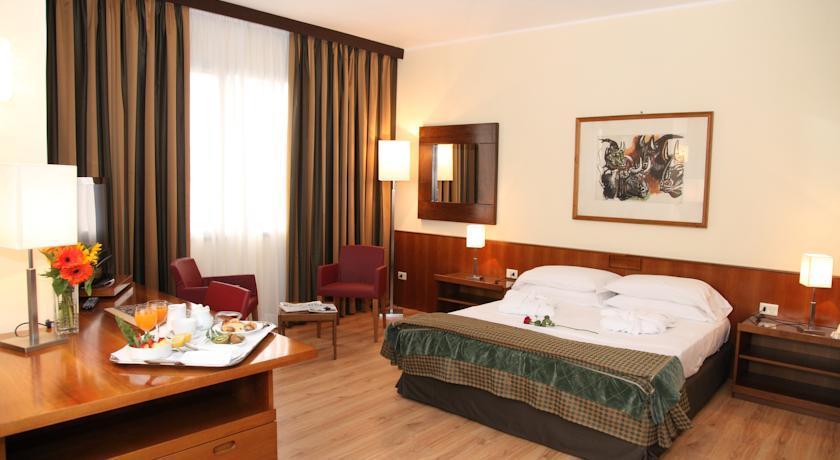 Royal Palace Hotel