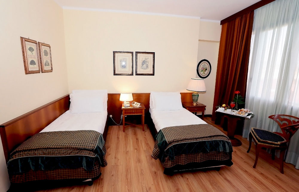 Royal Palace Hotel