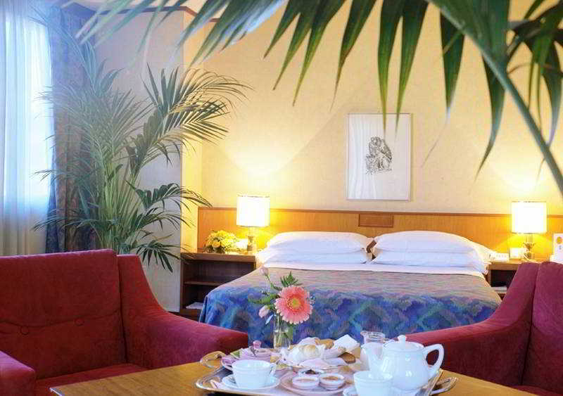 Royal Palace Hotel