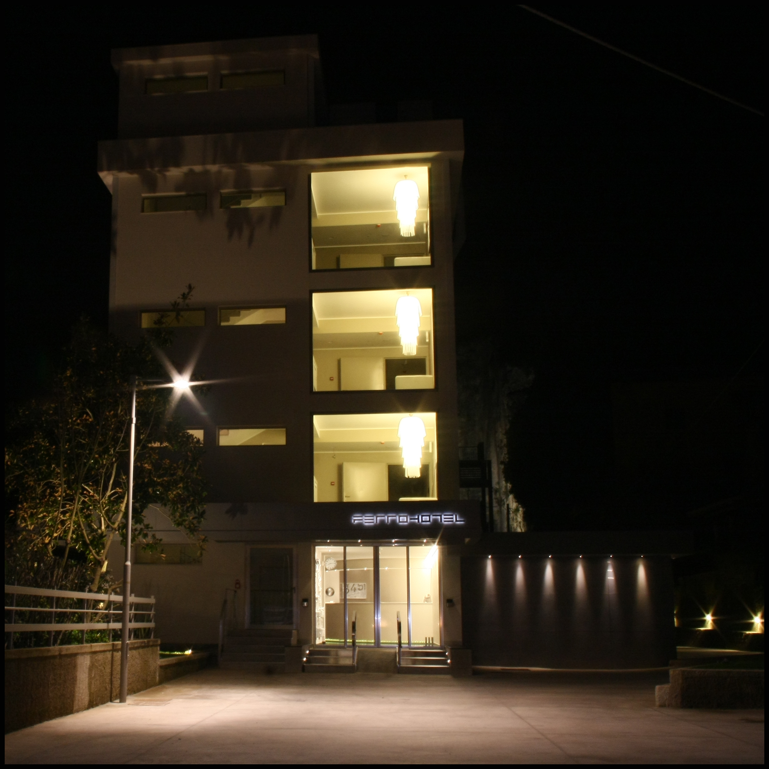 Ferro Hotel