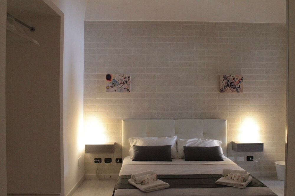 Crifea Rooms