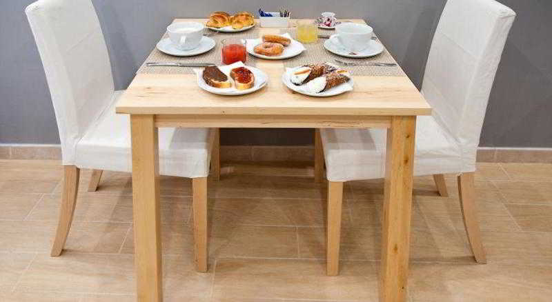 Bed And Breakfast Operà