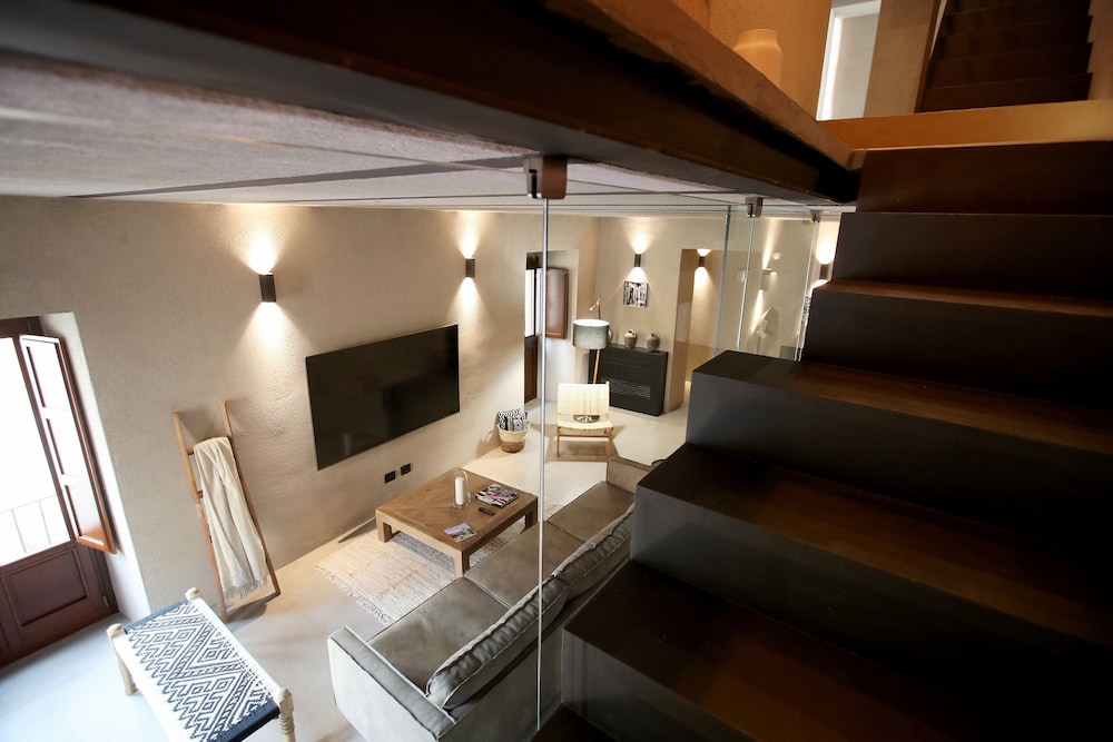 Casa Nostra Luxury Suites