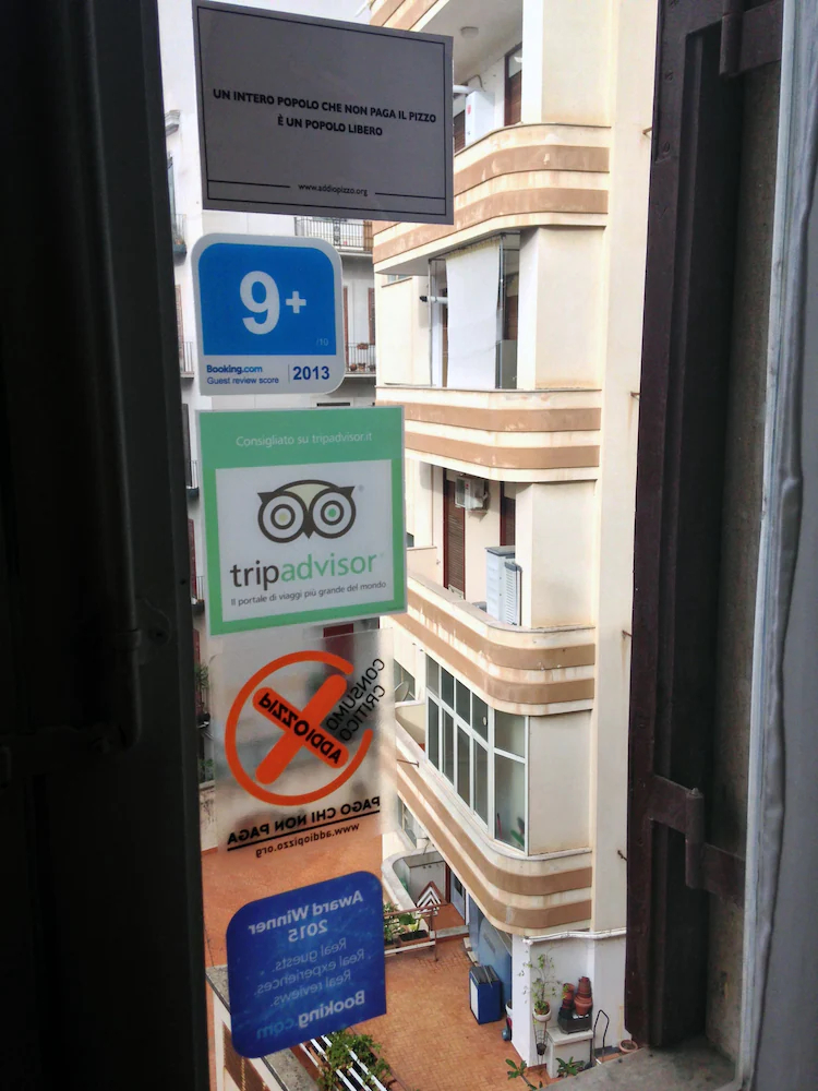 Castelnuovo Rooms & Breakfast