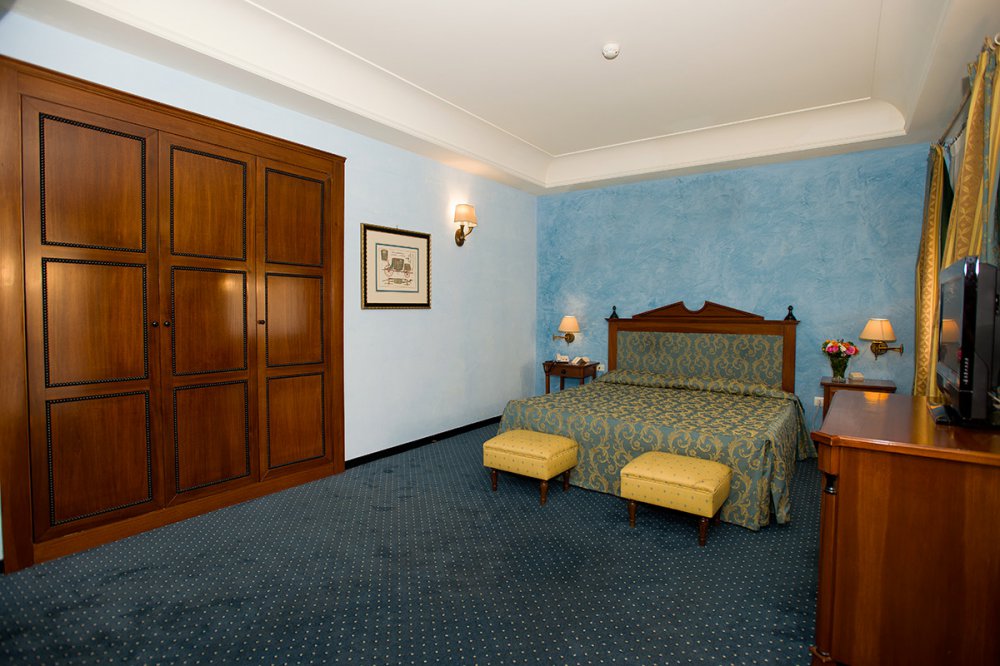 Hotel Federico II Central Palace
