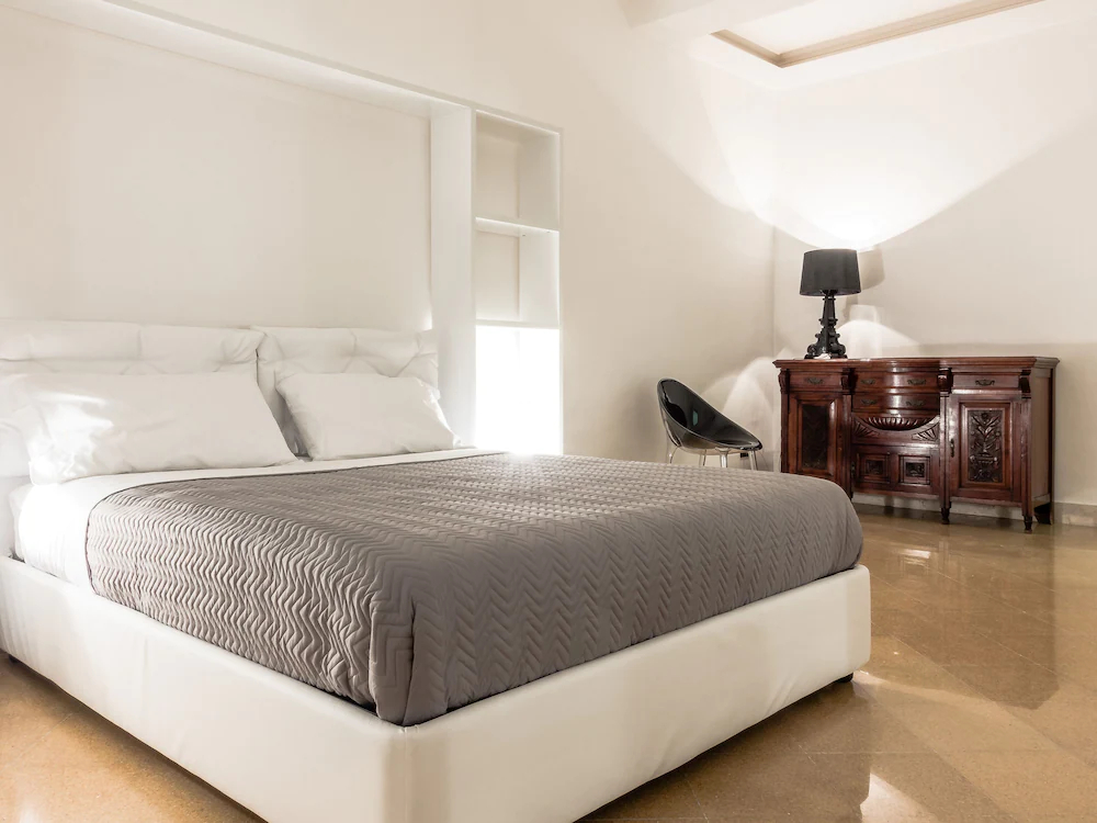 Suite In Center