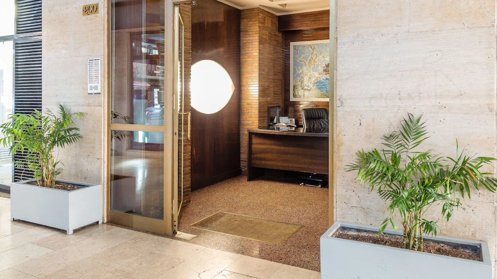 Suite In Center