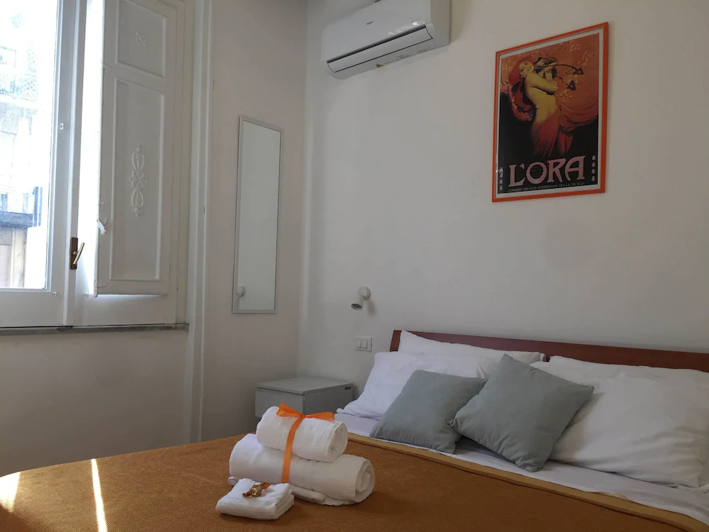 Yoo Room