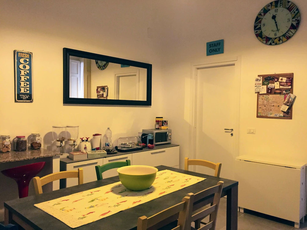 Yoo Room