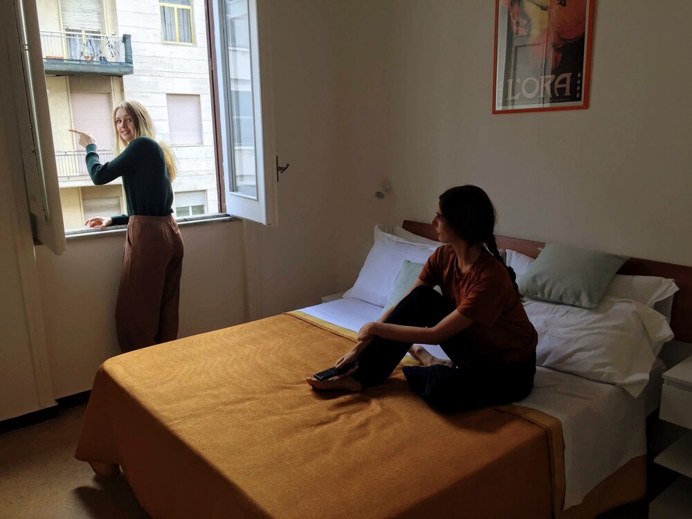 Yoo Room