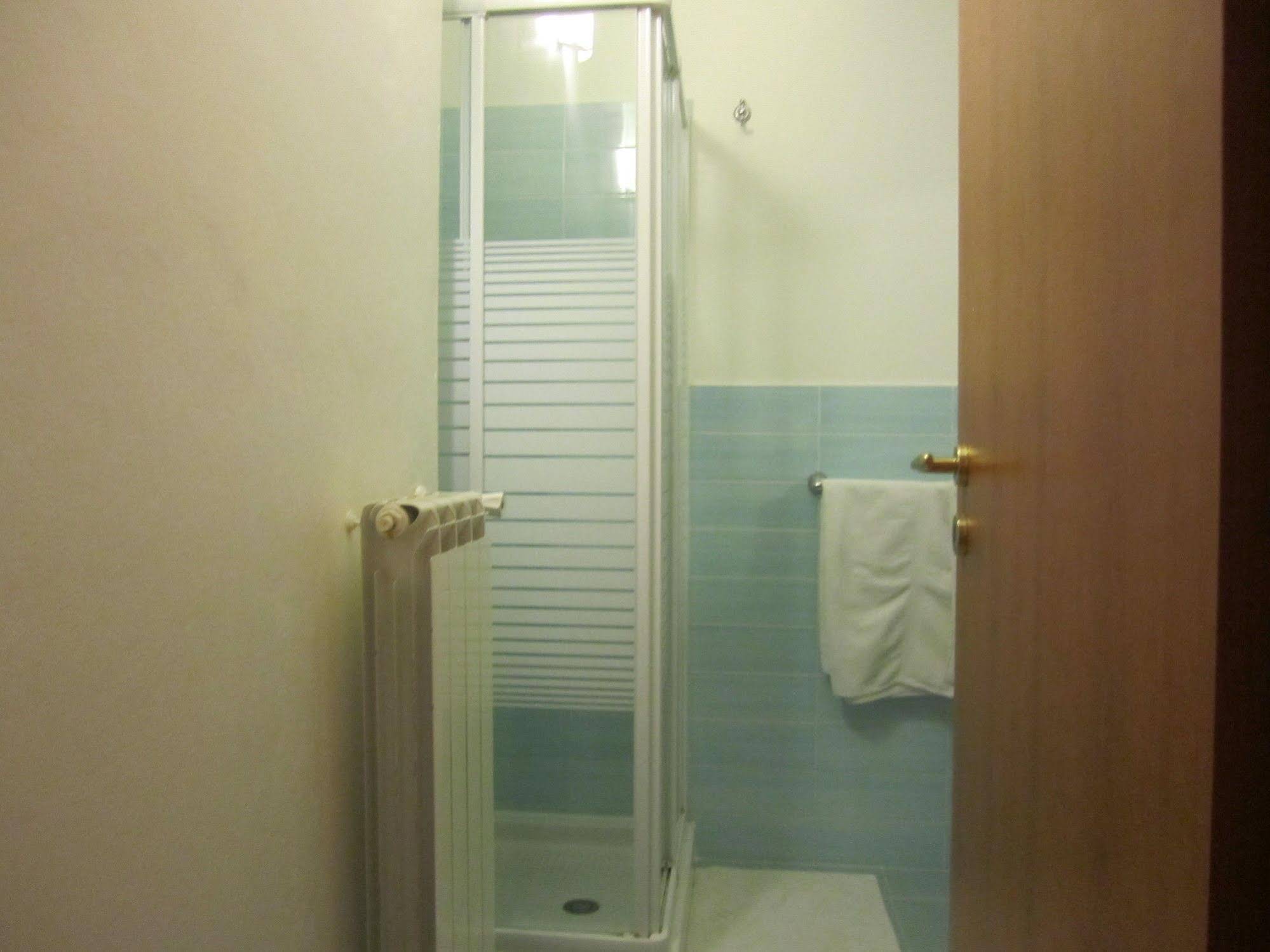 Hostel H24