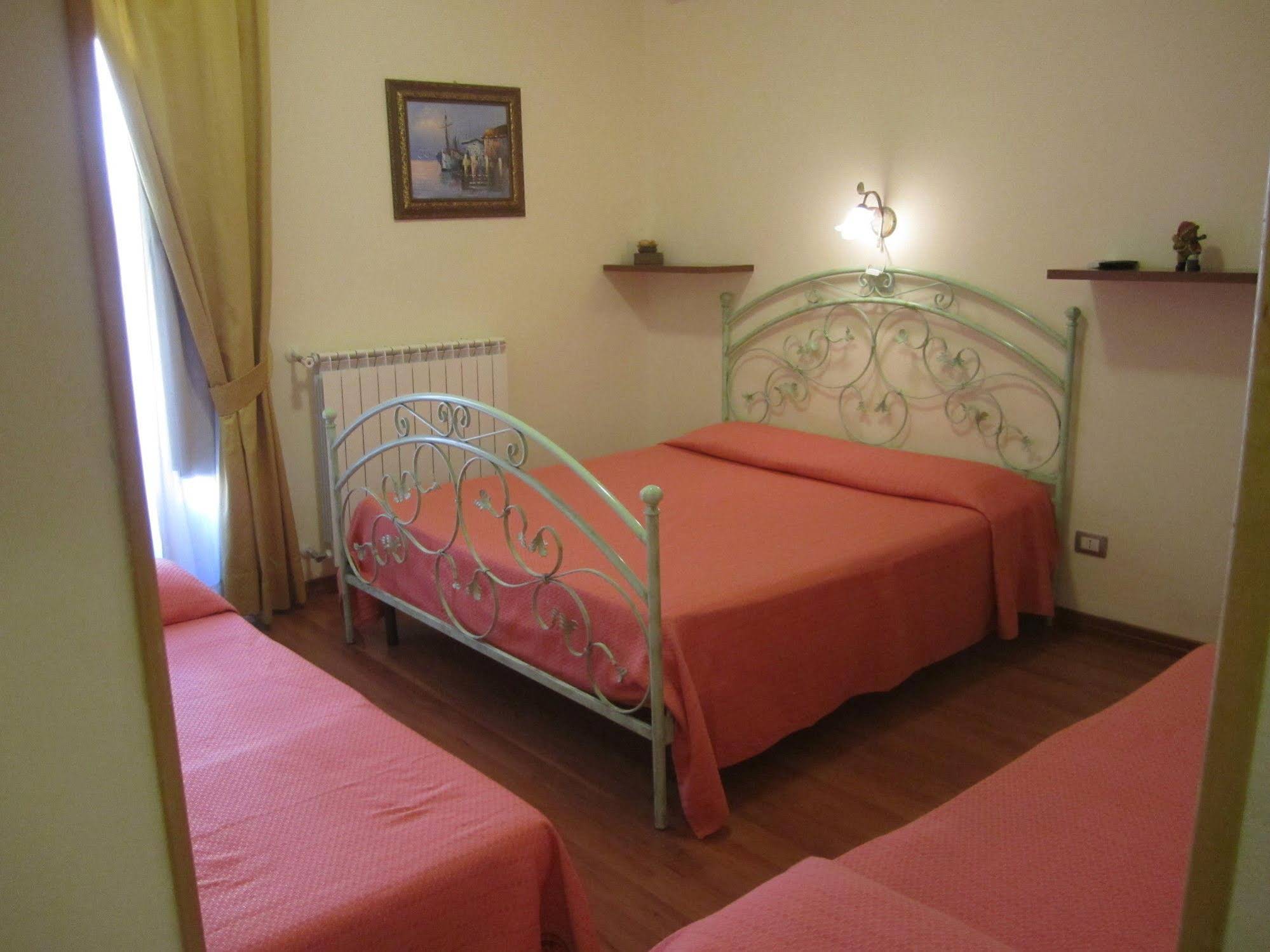 Hostel H24
