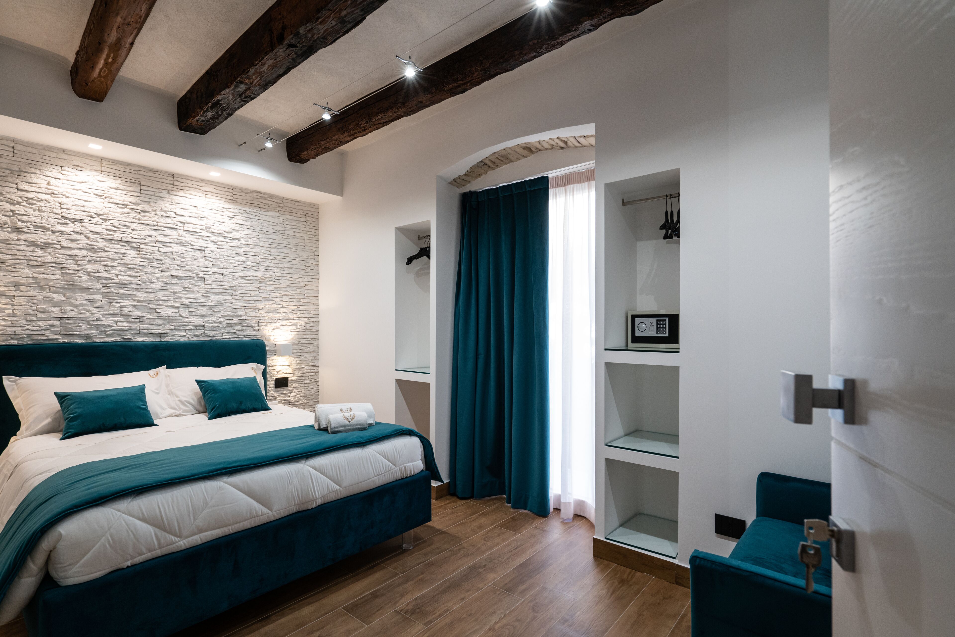 Sofi Center Rooms