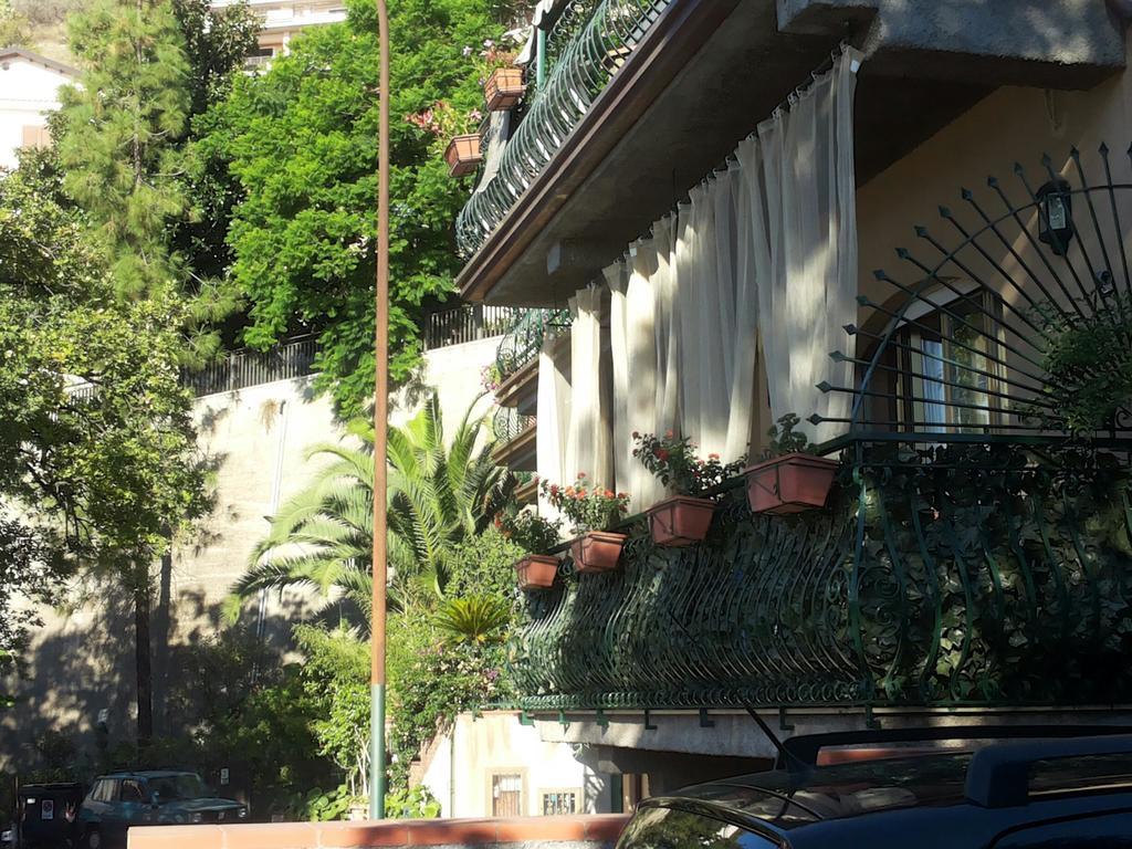 B&B Rosangela