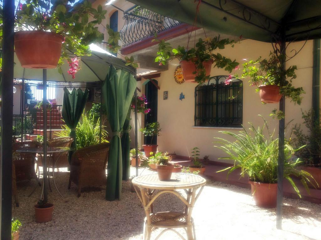 B&B Rosangela