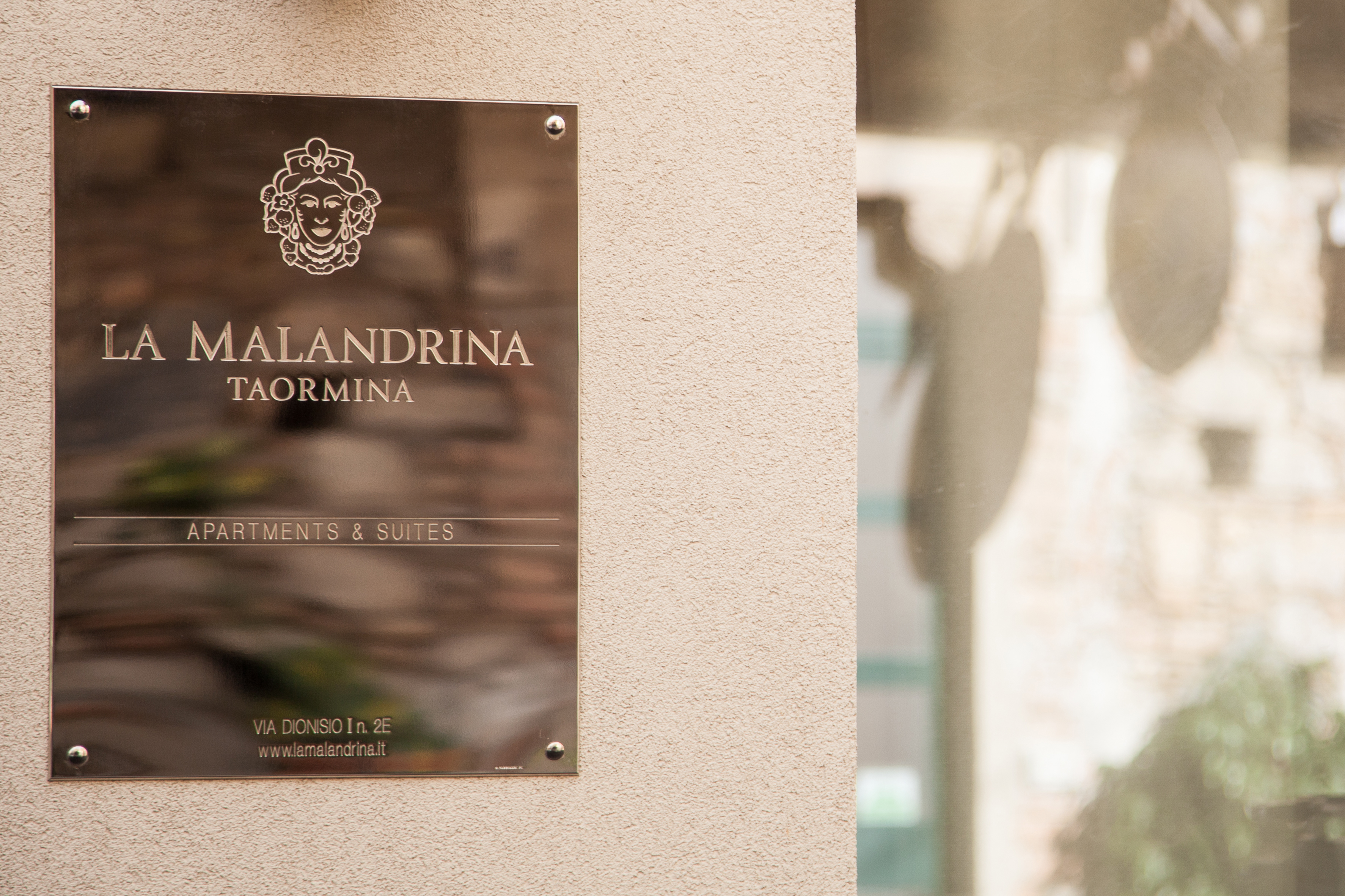La Maladrina Apartments & Suites