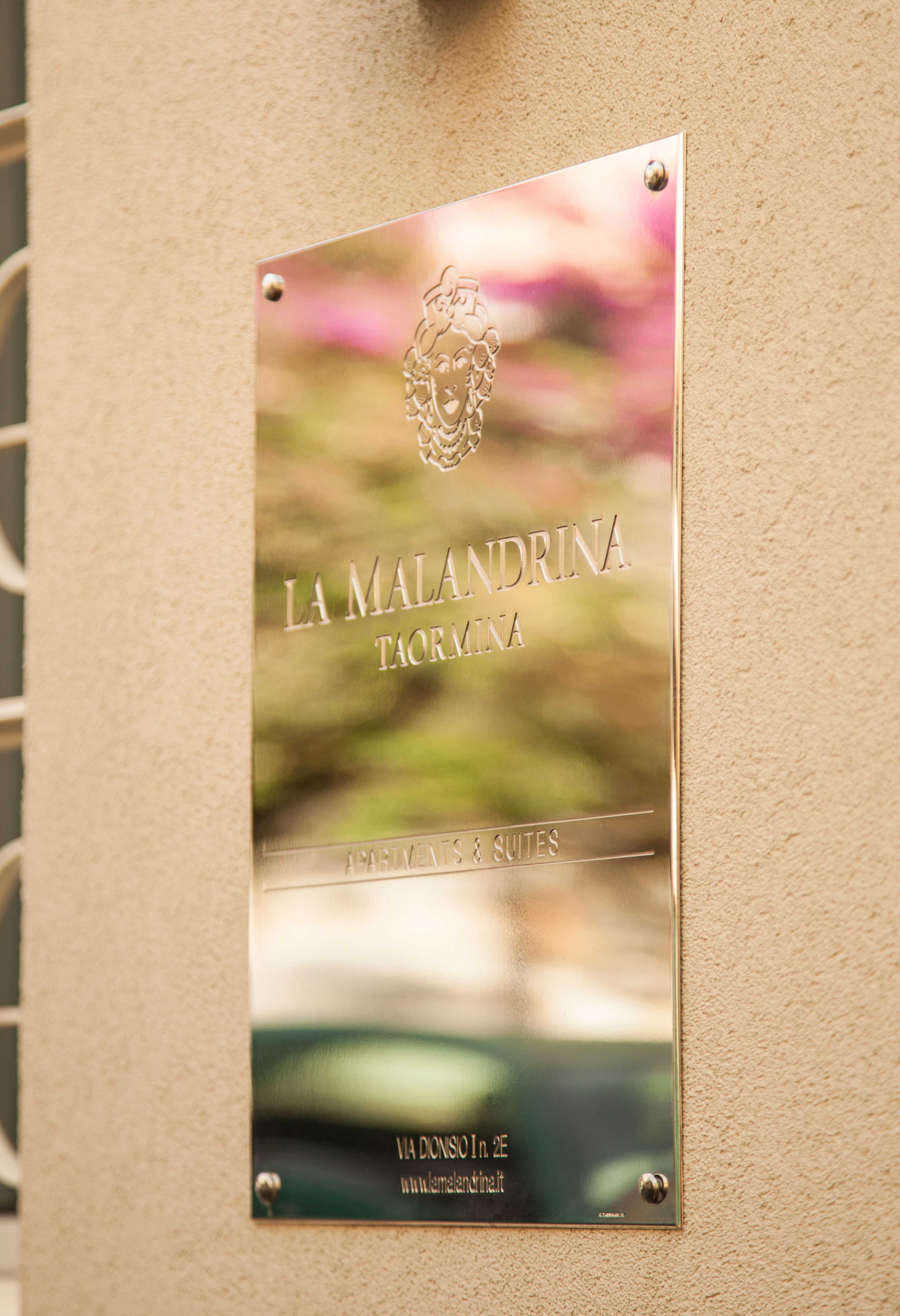 La Maladrina Apartments & Suites
