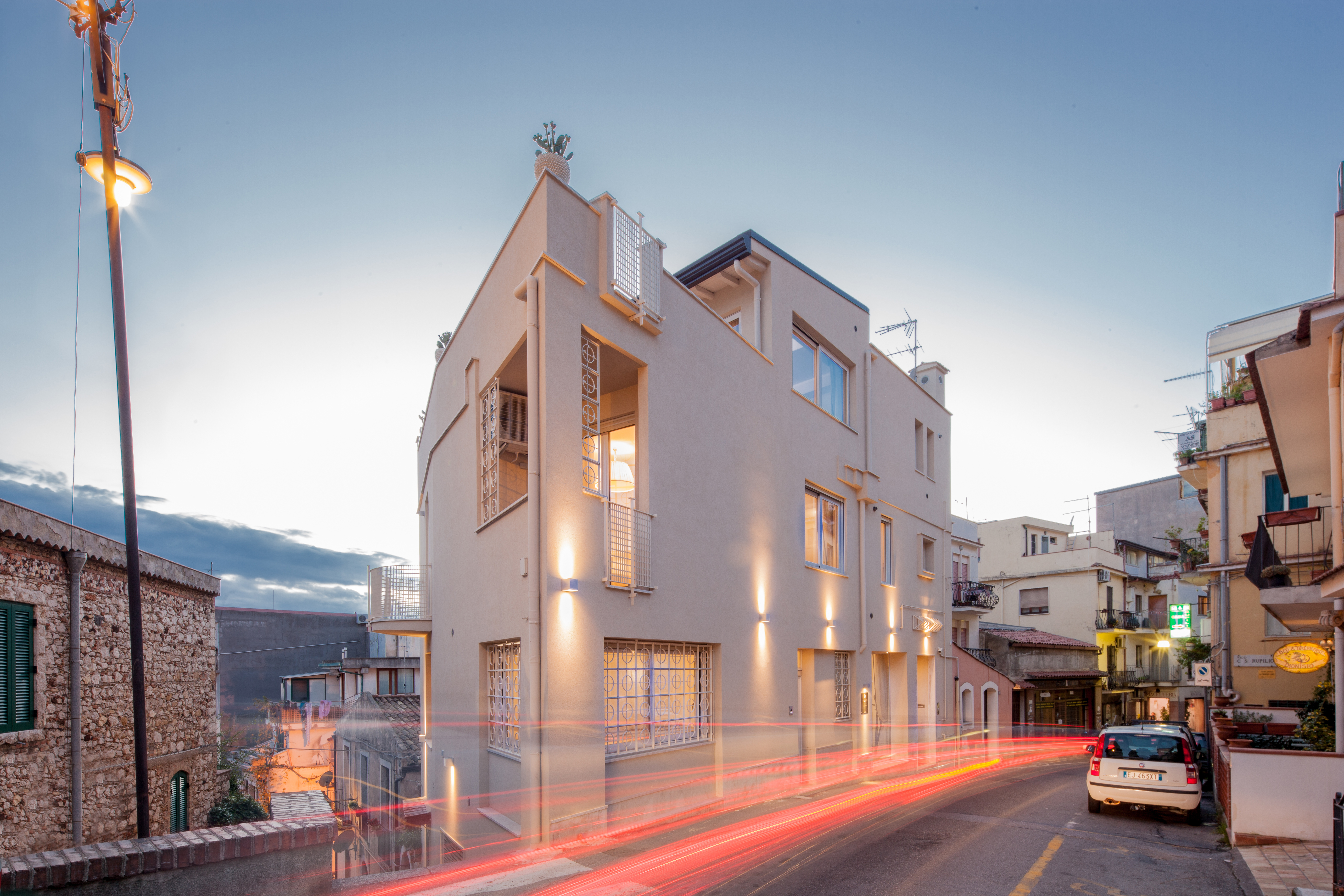 La Maladrina Apartments & Suites