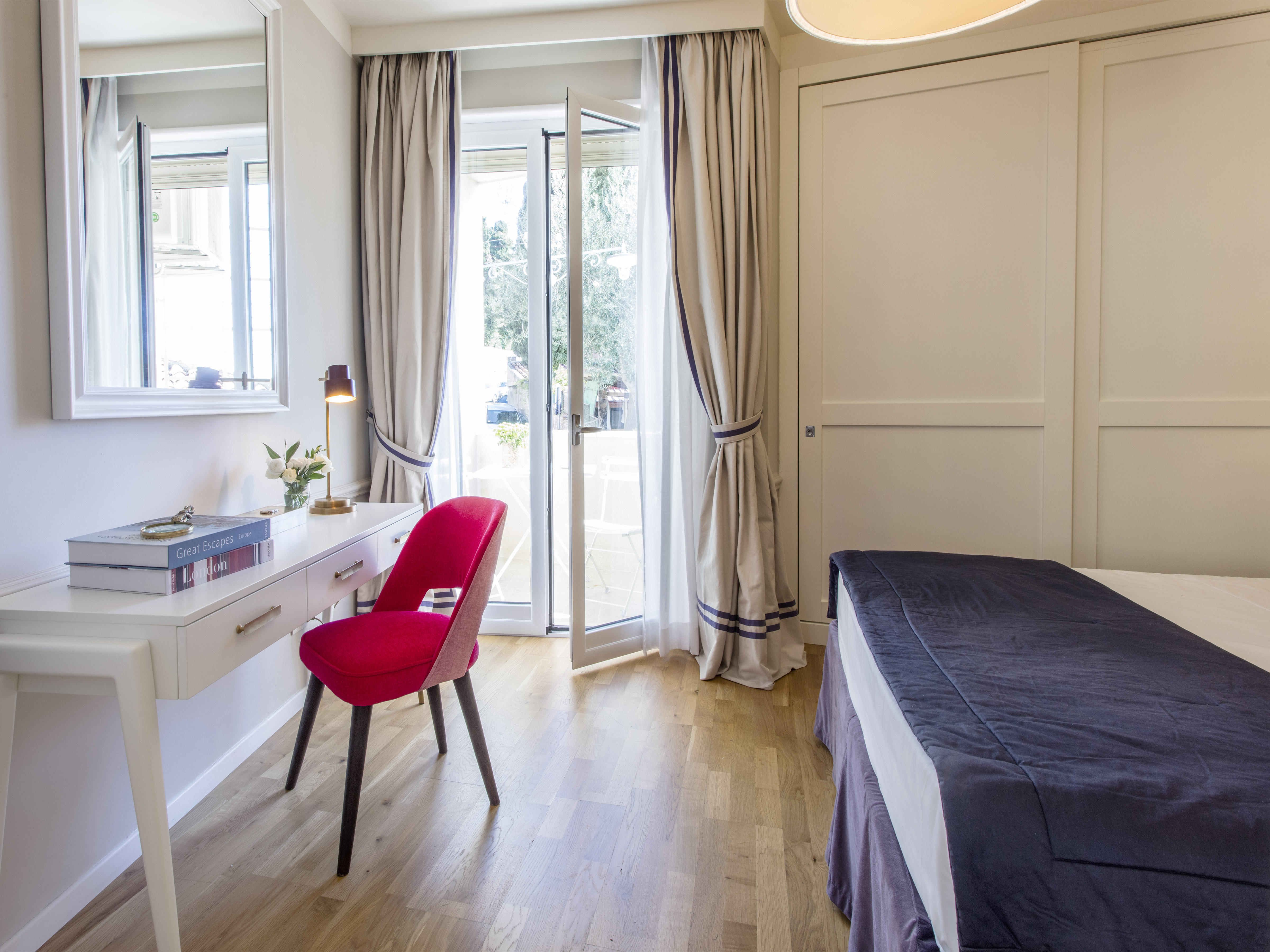 La Maladrina Apartments & Suites