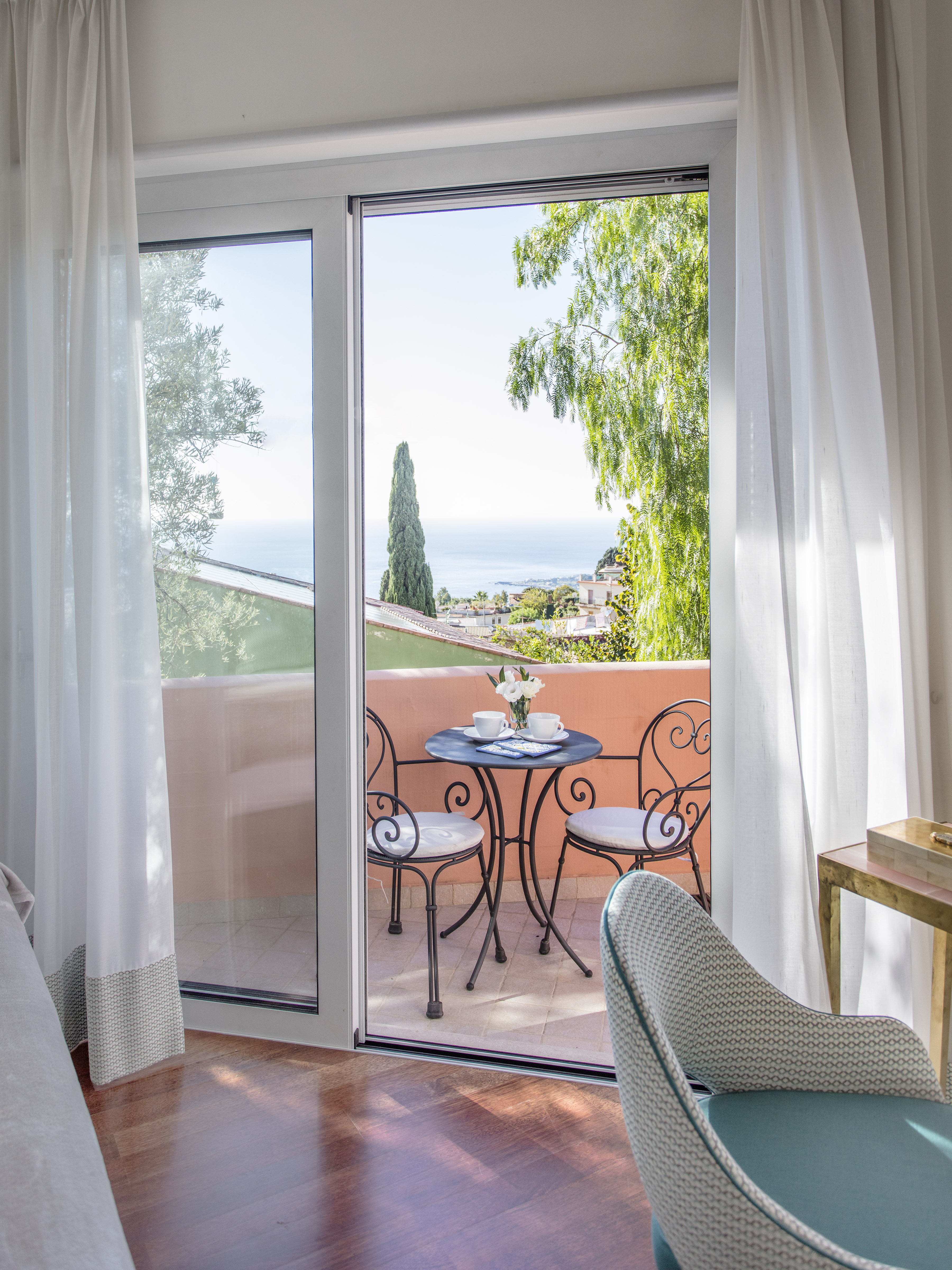 La Maladrina Apartments & Suites