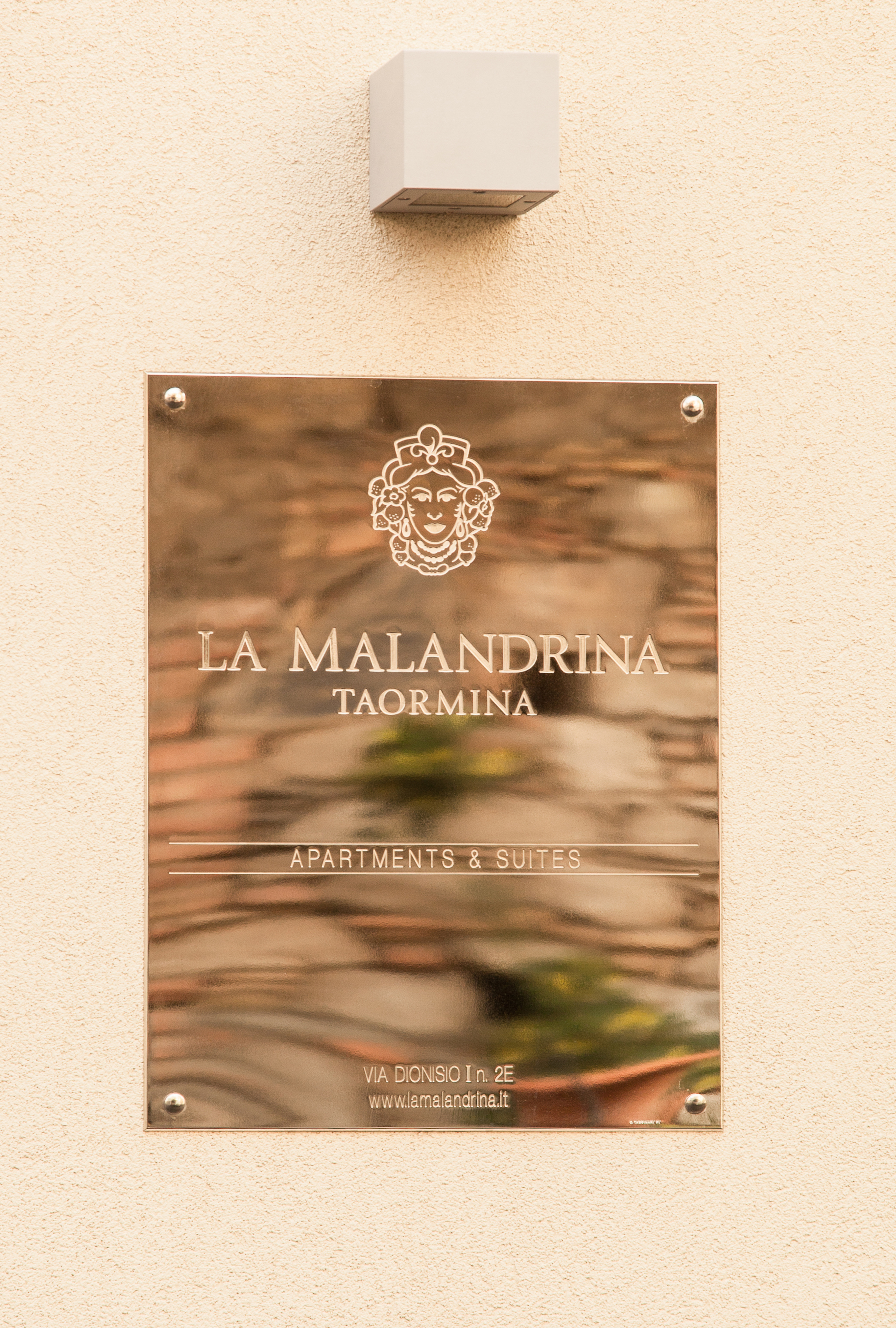 La Maladrina Apartments & Suites