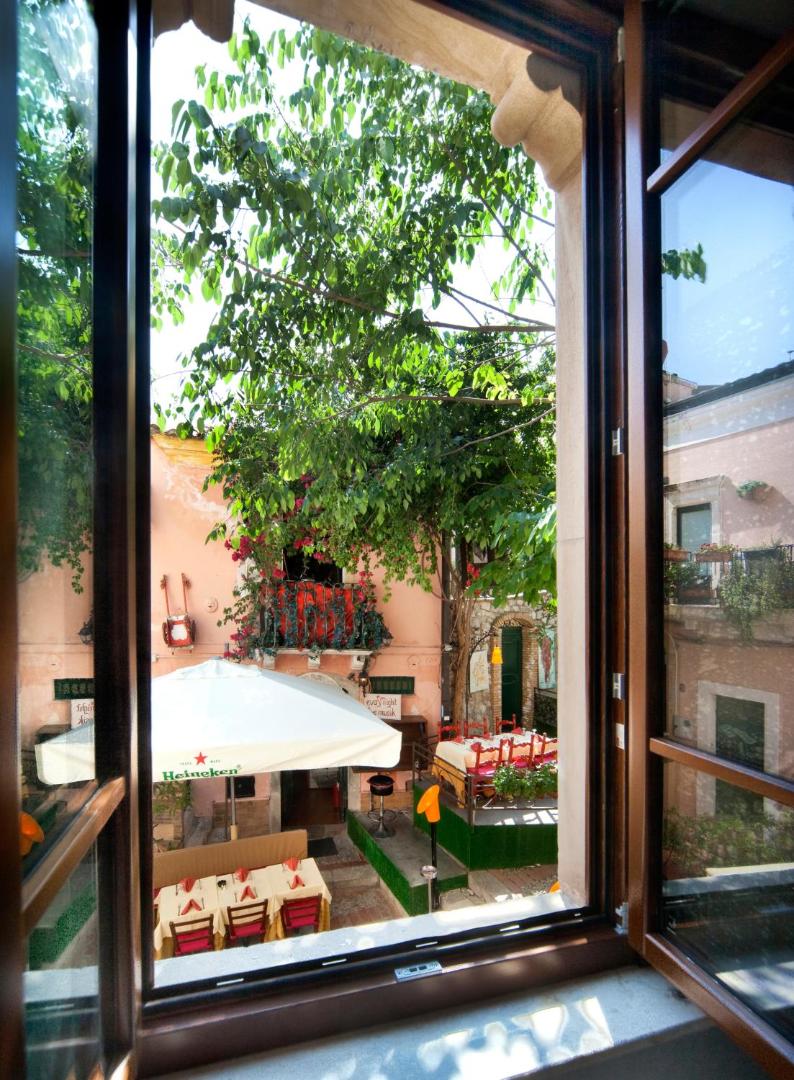 Porta di Mezzo Luxury B&B