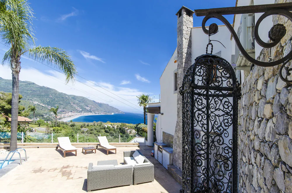 Villa Taorum
