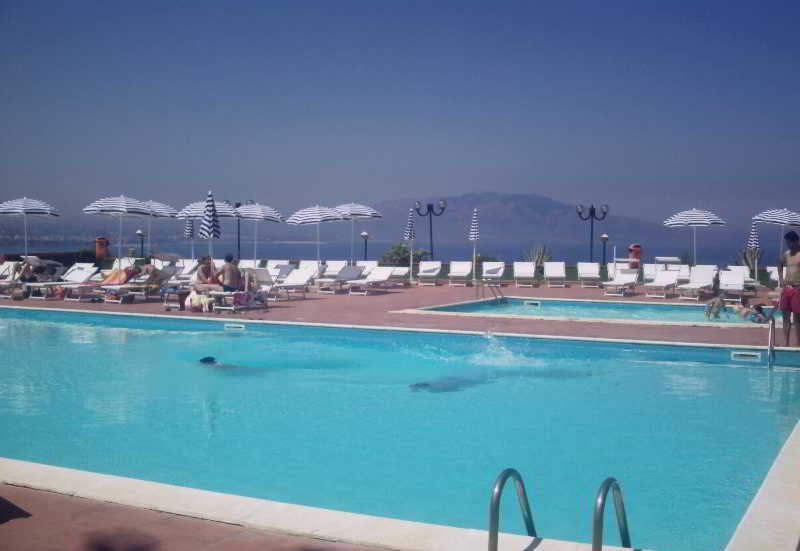 Perla del Golfo Resort