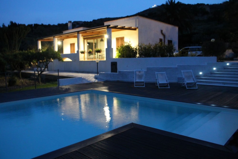 Villa Maria Con Piscina E Vista Mare